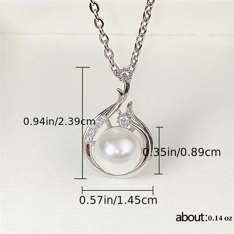 Add a touch of elegance to your outfit with our Pearl Pendant Necklace for Women - the perfect accessory for any occasion!