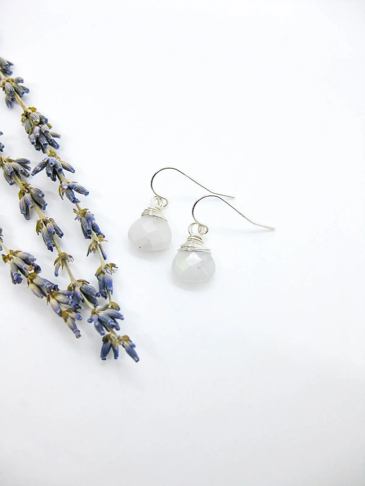 Chamomile: Moonstone Earrings - e674