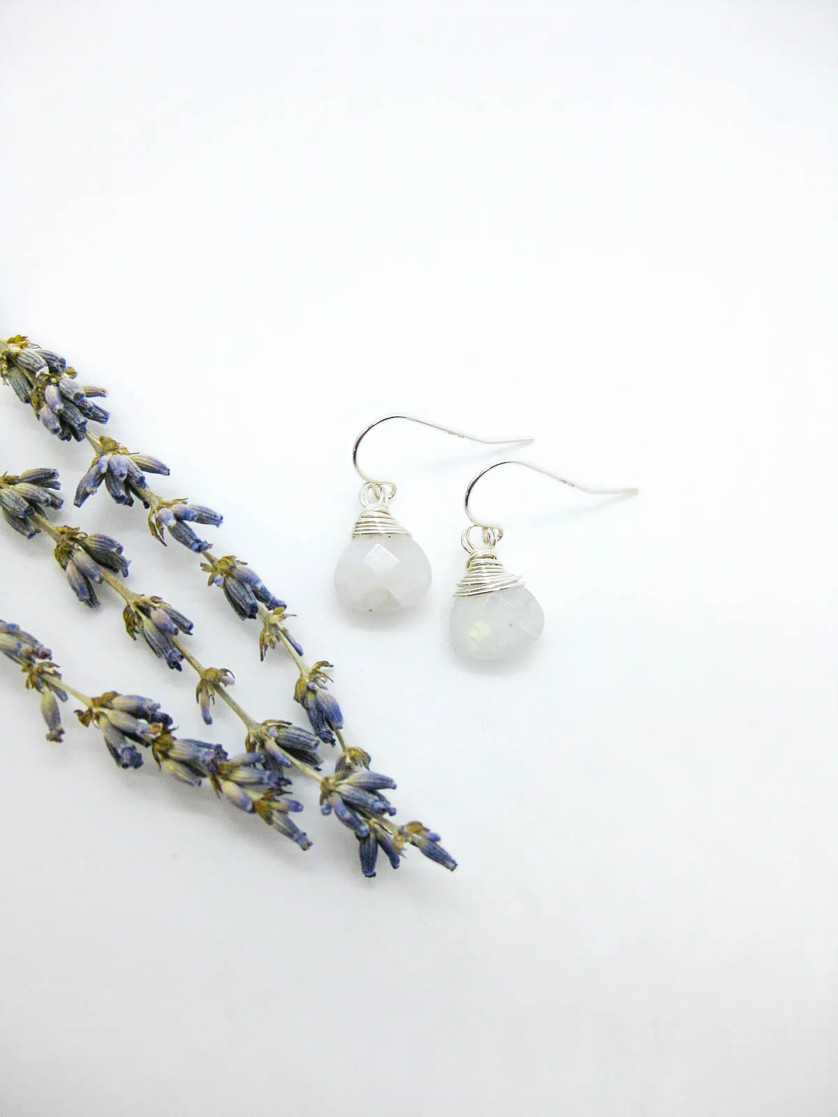 Chamomile: Moonstone Earrings - e674