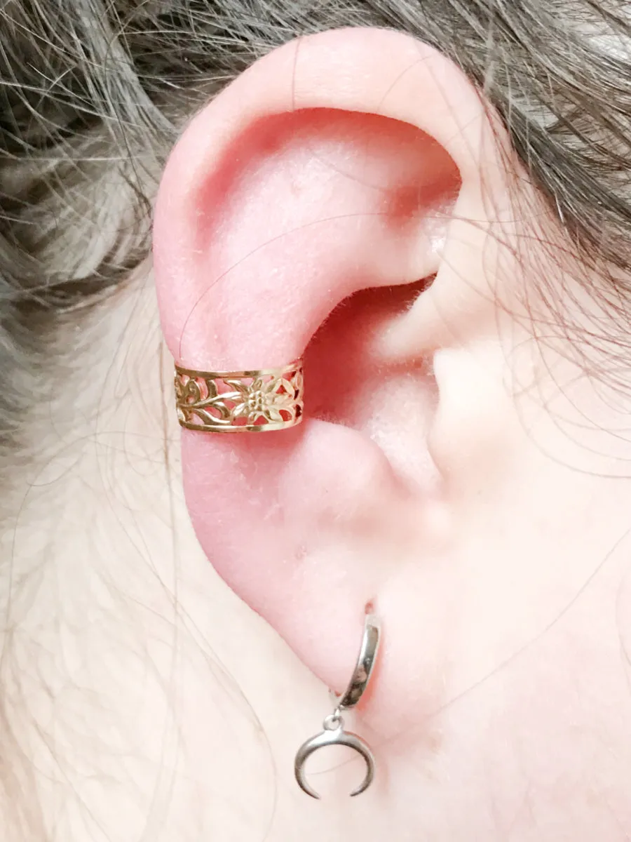 Cutout Floral Ear Cuff