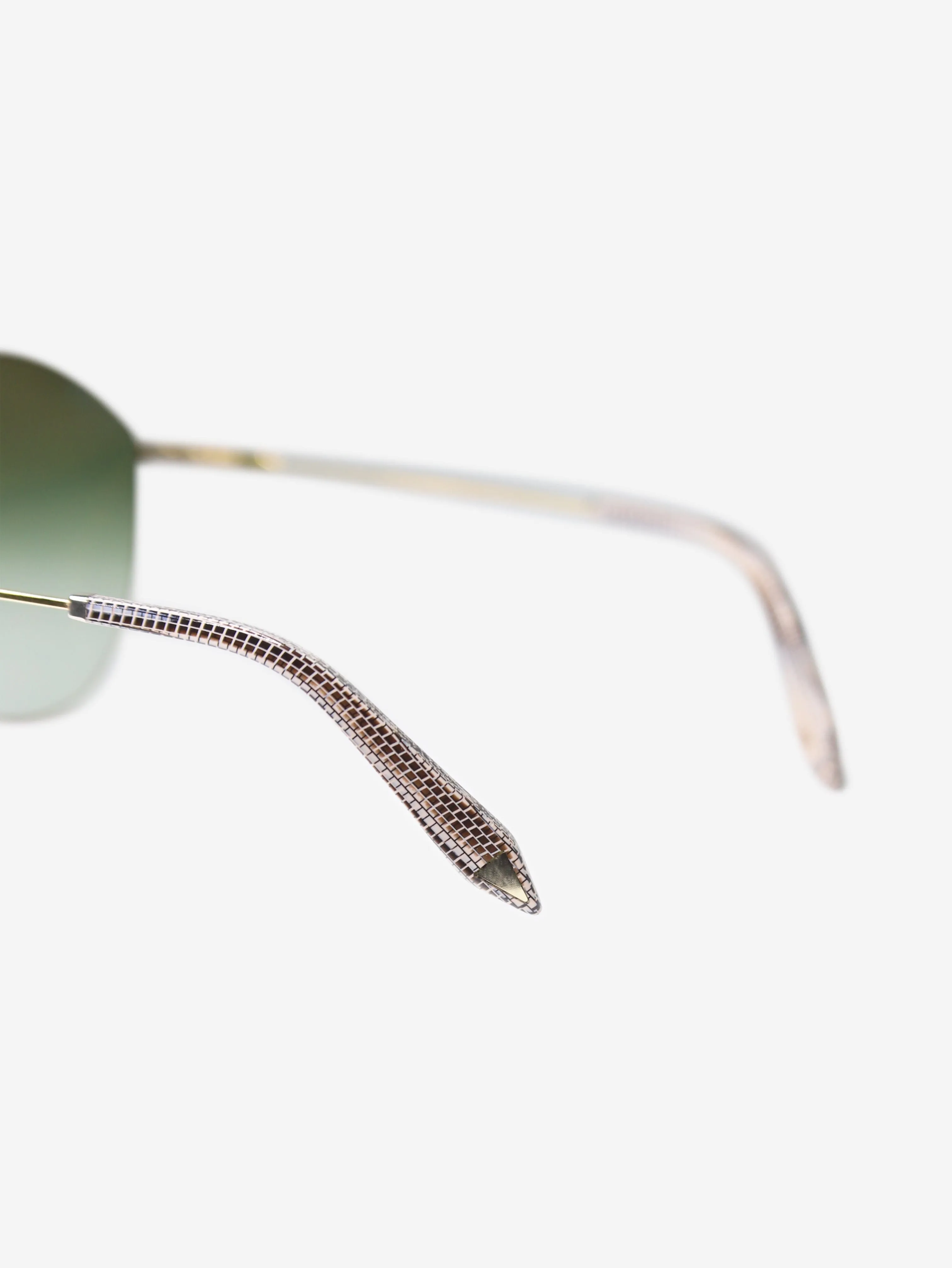 Green ombre lense sunglasses