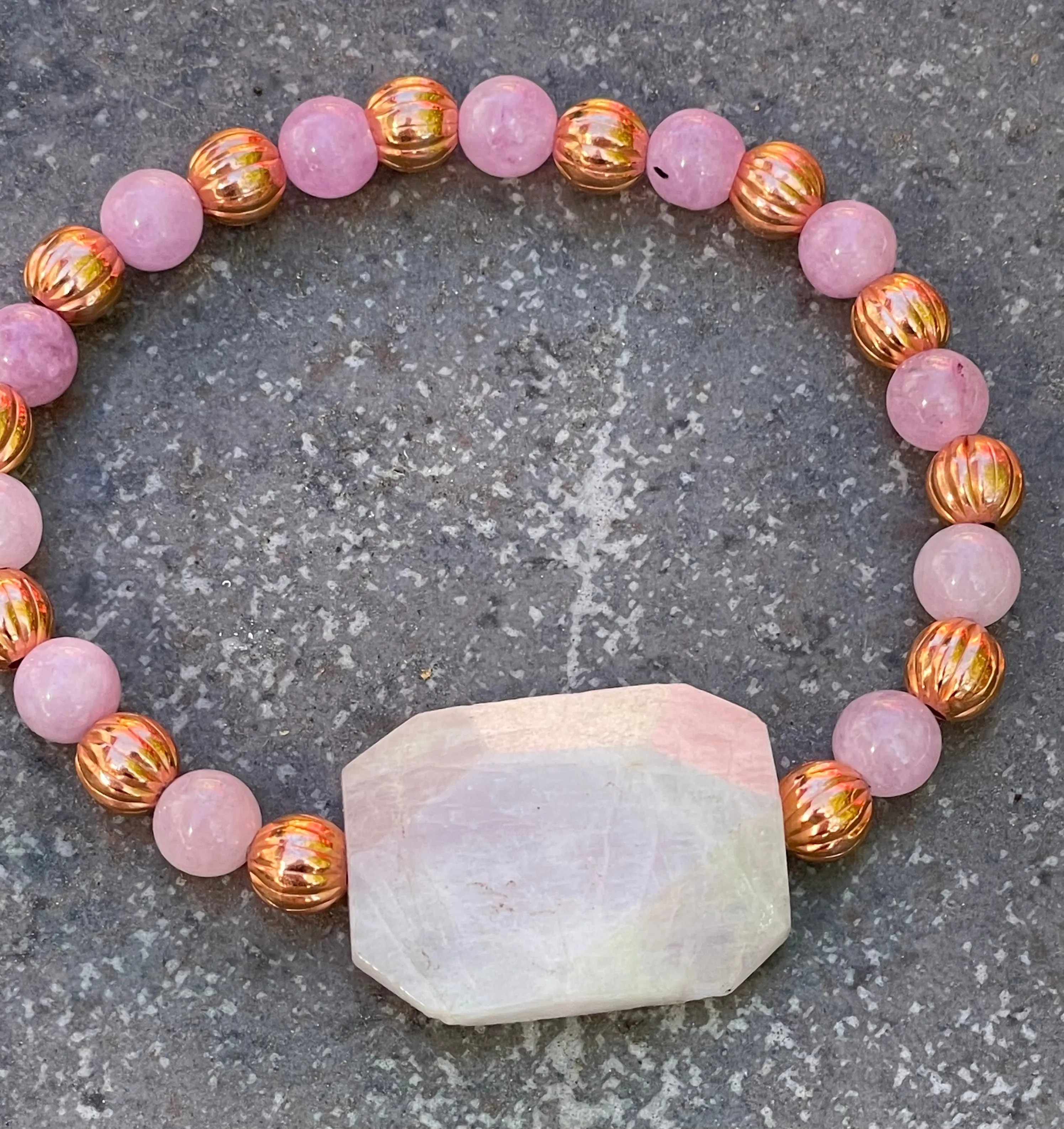 Kunzite gemstone and Copper stretch Bracelet