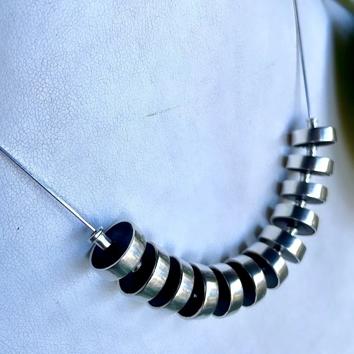 Round Neo necklace