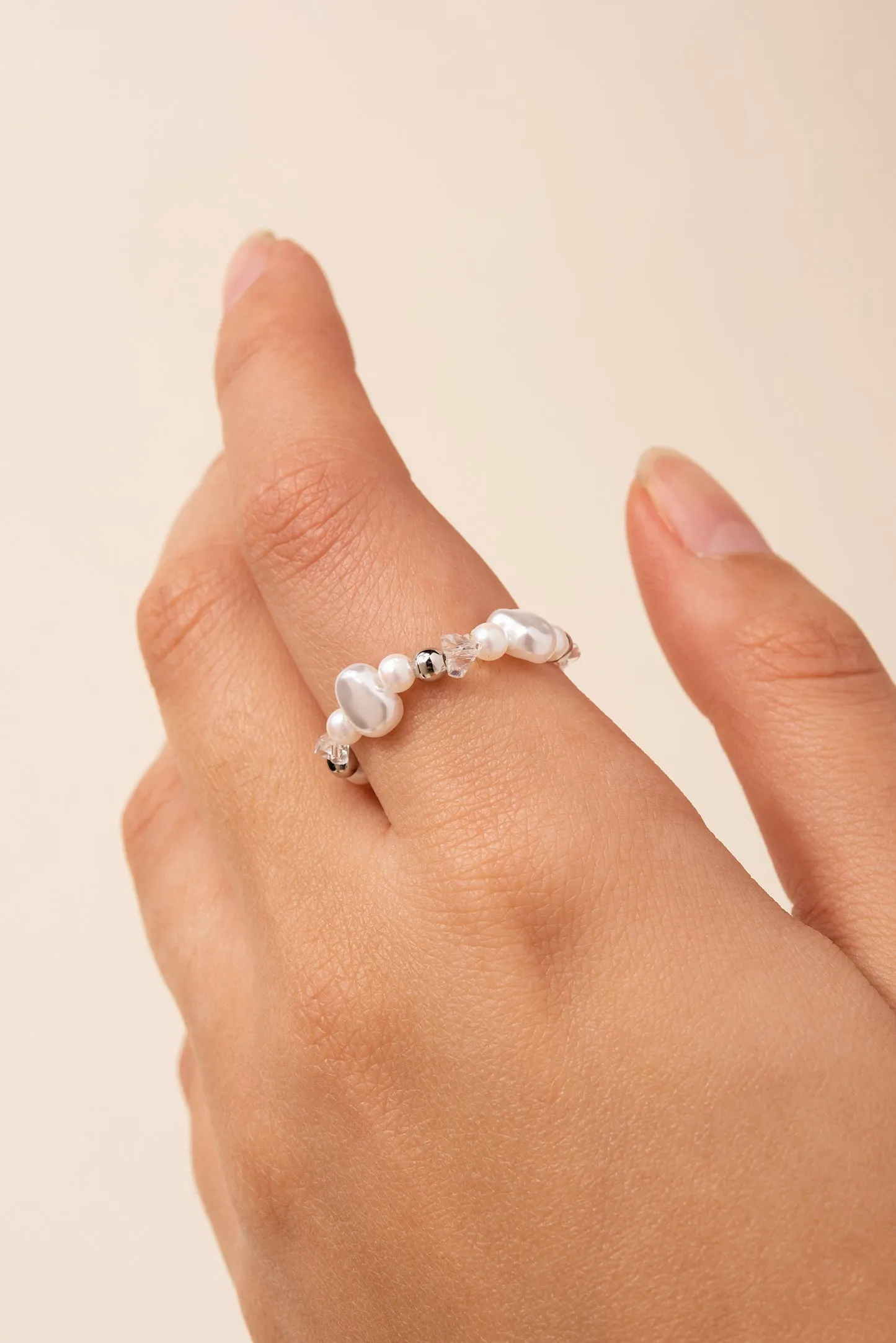 Stretch Pearl Ring - Silver