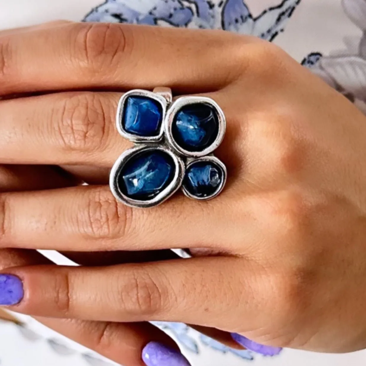 TRA-LA-RA BLUE FLOR RING