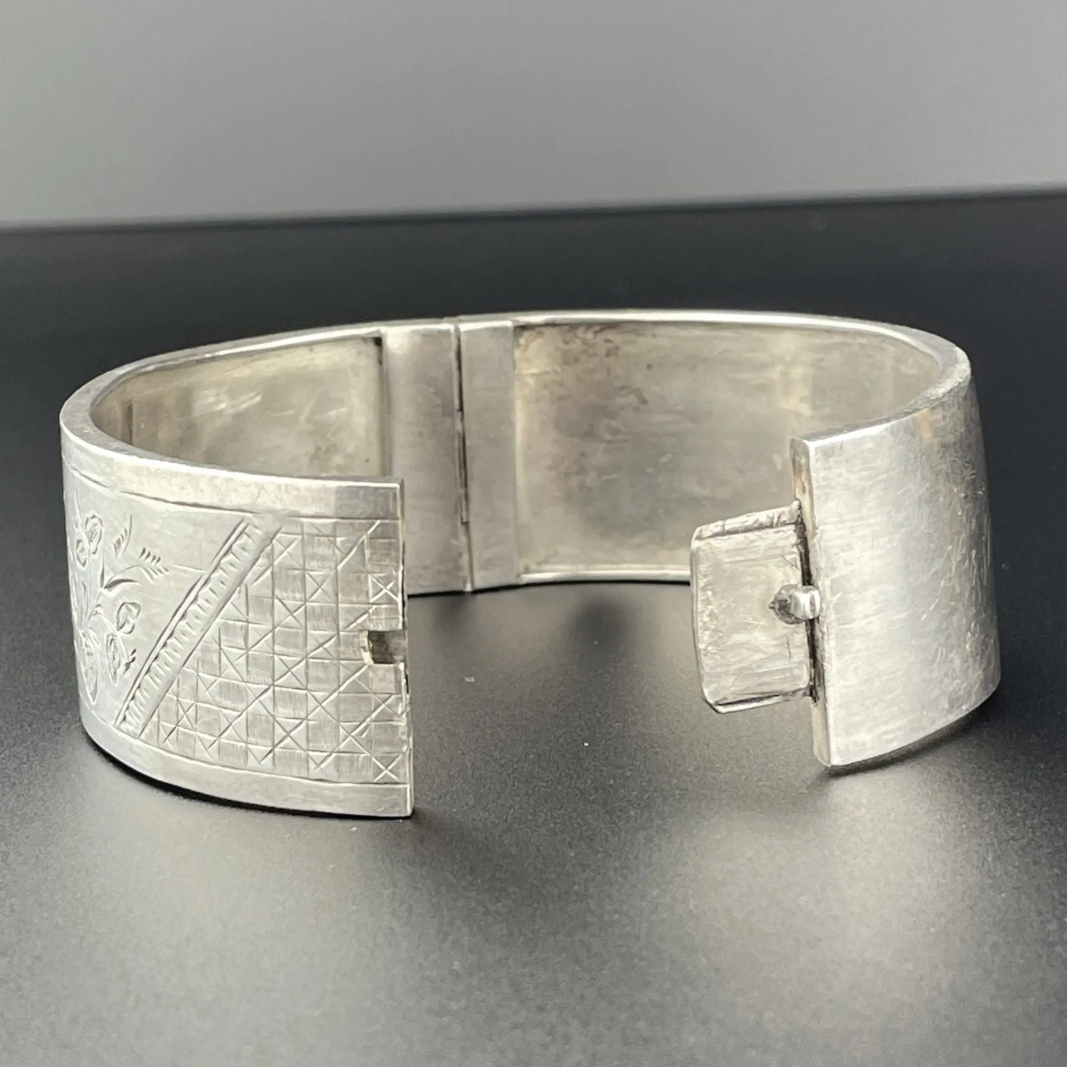 Victorian Floral Engraved Silver Bangle Cuff Bracelet