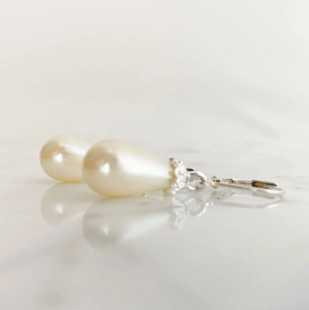 WOODS opalescent tear drop pearl earrings